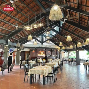 Nhà hàng tiệc cưới Vạn Lộc Phát có gì? Review thực đơn, không gian từ A-Z