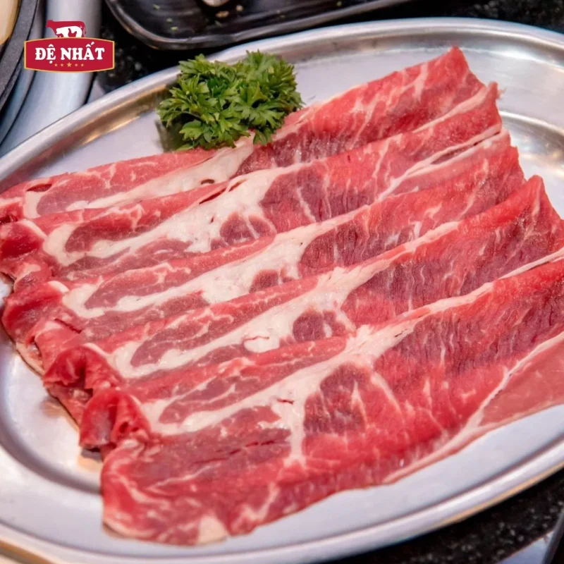 Ba chỉ bò nhập khẩu cắt lát trải dài giá tốt, dễ chế biến